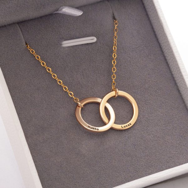 A gold-tone interlocking circle necklace